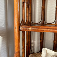 Charger l'image dans la galerie, Bibliothèque en rotin vintage