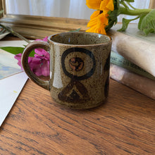 Charger l'image dans la galerie, Mug en grès vintage