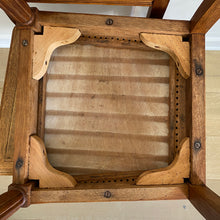 Charger l'image dans la galerie, Duo de chaises en bois massif Art-déco
