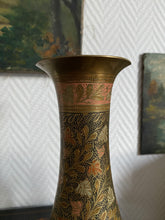 Charger l'image dans la galerie, Soliflore en laiton ancien