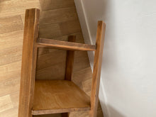 Charger l'image dans la galerie, Meuble d'appoint en bois brut