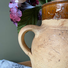 Charger l'image dans la galerie, Poterie ancienne à deux anses