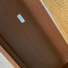 Charger l'image dans la galerie, Commode en rotin vintage