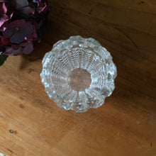 Charger l'image dans la galerie, Vase en verre vintage