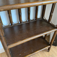 Charger l'image dans la galerie, Grande bibliothèque en rotin vintage