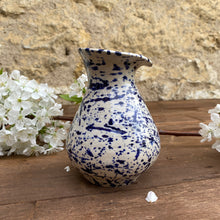 Charger l'image dans la galerie, Vase moucheté vintage