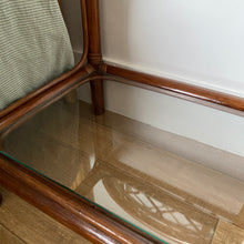 Charger l'image dans la galerie, Paire de chevets en rotin vintage