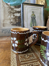 Charger l'image dans la galerie, Mugs en poterie d'Alsace