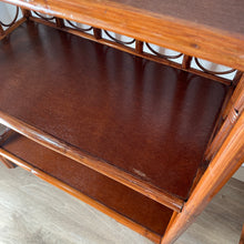 Charger l'image dans la galerie, Bibliothèque en rotin vintage