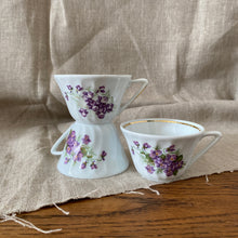 Charger l'image dans la galerie, Trio de tasses en porcelaine