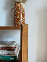 Charger l'image dans la galerie, Meuble d'appoint en bois brut