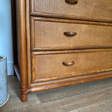 Charger l'image dans la galerie, Commode en rotin vintage