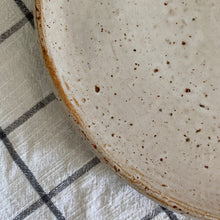 Charger l'image dans la galerie, Assiettes à dessert et plat rond en grès