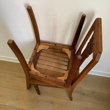 Charger l'image dans la galerie, Duo de chaises en bois massif Art-déco