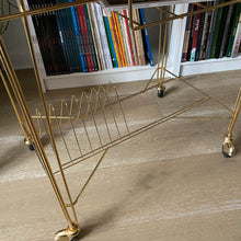 Charger l'image dans la galerie, Desserte porte-vinyles vintage sur roulettes