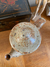 Charger l'image dans la galerie, Théière en grès pyrité