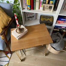 Charger l'image dans la galerie, Desserte porte-vinyles vintage sur roulettes