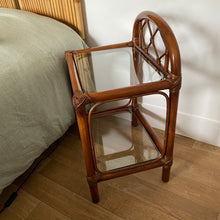 Charger l'image dans la galerie, Paire de chevets en rotin vintage