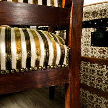 Charger l'image dans la galerie, Fauteuil style Empire têtes de dauphin