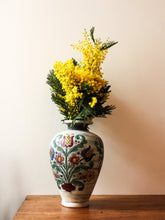 Charger l'image dans la galerie, Large vase autrichien fleuri vintage