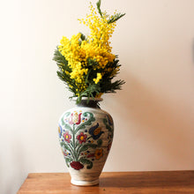 Charger l'image dans la galerie, Large vase autrichien fleuri vintage