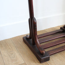 Charger l'image dans la galerie, Valet de chambre Fischel en bois courbé