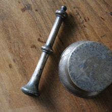 Charger l'image dans la galerie, Bénitier ancien et son goupillon