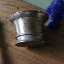 Charger l'image dans la galerie, Bénitier ancien et son goupillon