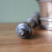 Charger l'image dans la galerie, Bénitier ancien et son goupillon