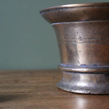 Charger l'image dans la galerie, Bénitier ancien et son goupillon