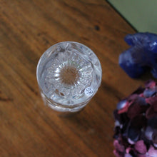 Charger l'image dans la galerie, Vases en verre vintage