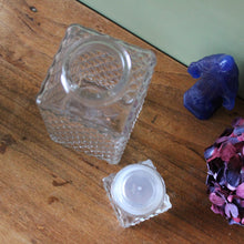 Charger l'image dans la galerie, Carafes à whisky vintage