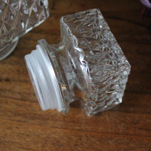 Charger l'image dans la galerie, Carafes à whisky vintage