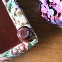 Charger l'image dans la galerie, Repose-pieds tapissé vintage