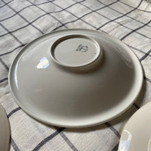 Charger l'image dans la galerie, Assiettes creuses en faïence dépareillées x4