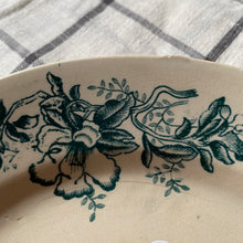 Charger l'image dans la galerie, Assiettes plates dépareillées x2