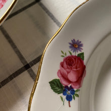 Charger l'image dans la galerie, Assiettes creuses dépareillées x4