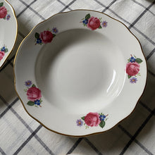 Charger l'image dans la galerie, Assiettes creuses dépareillées x4