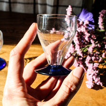 Charger l'image dans la galerie, Duo de verres cristallins soufflés Art Déco