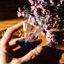 Charger l'image dans la galerie, Duo de verres cristallins soufflés Art Déco