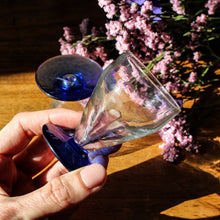 Charger l'image dans la galerie, Duo de verres cristallins soufflés Art Déco