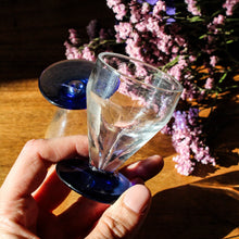 Charger l'image dans la galerie, Duo de verres cristallins soufflés Art Déco