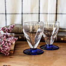 Charger l'image dans la galerie, Duo de verres cristallins soufflés Art Déco