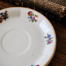 Charger l'image dans la galerie, Sous-tasses en porcelaine