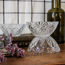Charger l'image dans la galerie, Coupelles vintage en verre taillé