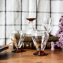 Charger l'image dans la galerie, Verres anciens en cristal soufflé Art Déco