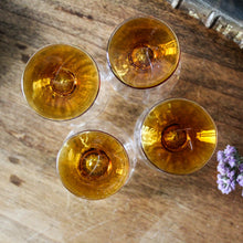 Charger l'image dans la galerie, Verres anciens en cristal soufflé Art Déco