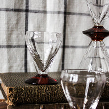 Charger l'image dans la galerie, Verres anciens en cristal soufflé Art Déco