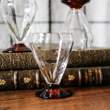 Charger l'image dans la galerie, Verres anciens en cristal soufflé Art Déco