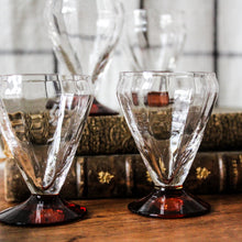 Charger l'image dans la galerie, Verres anciens en cristal soufflé Art Déco